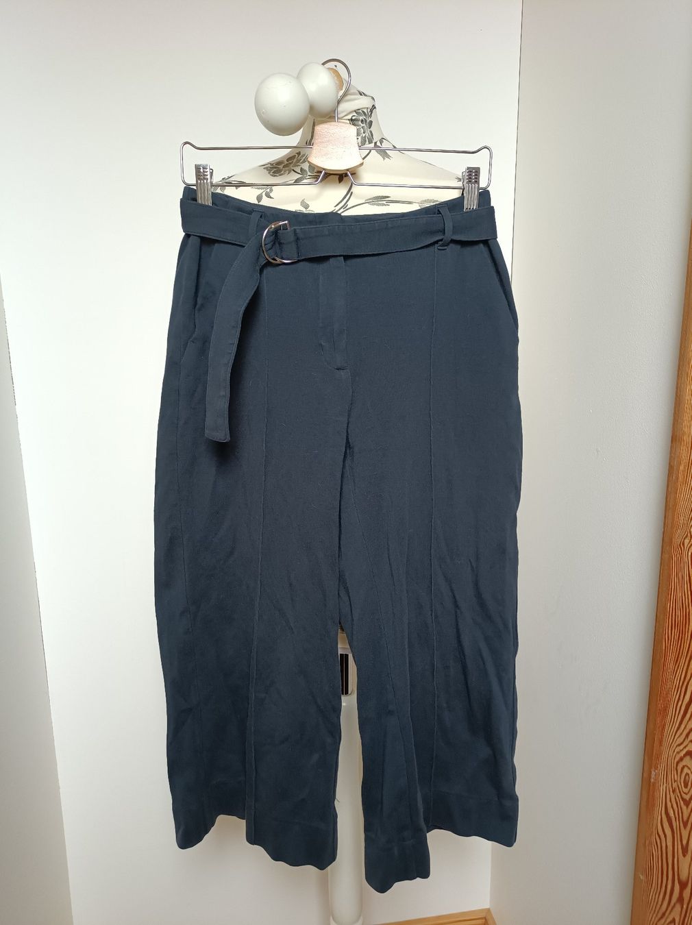 Hessnatur Hosen: 7/8 Stoffhose Hess Natur Baumwolle – Gebraucht aus Peccia von LillyMarie98