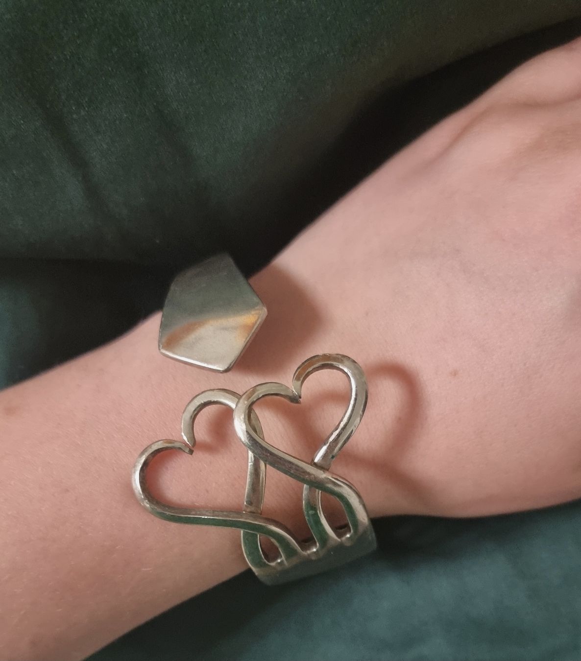 Armbänder & -reifen: Armband mit Herzen – Gebraucht aus Basel von abo_xbd2 1