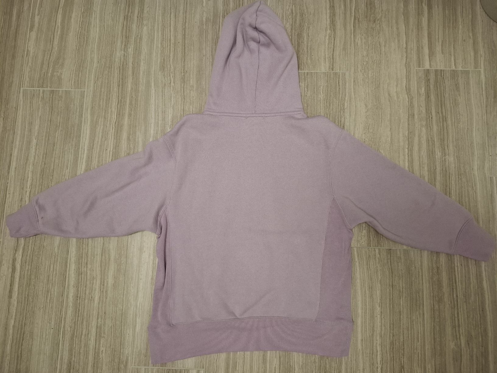 Maglioni & Felpe: pull à capuche violet lila taille M – Usato da Ecublens FR venduto da ame_y8tq 1