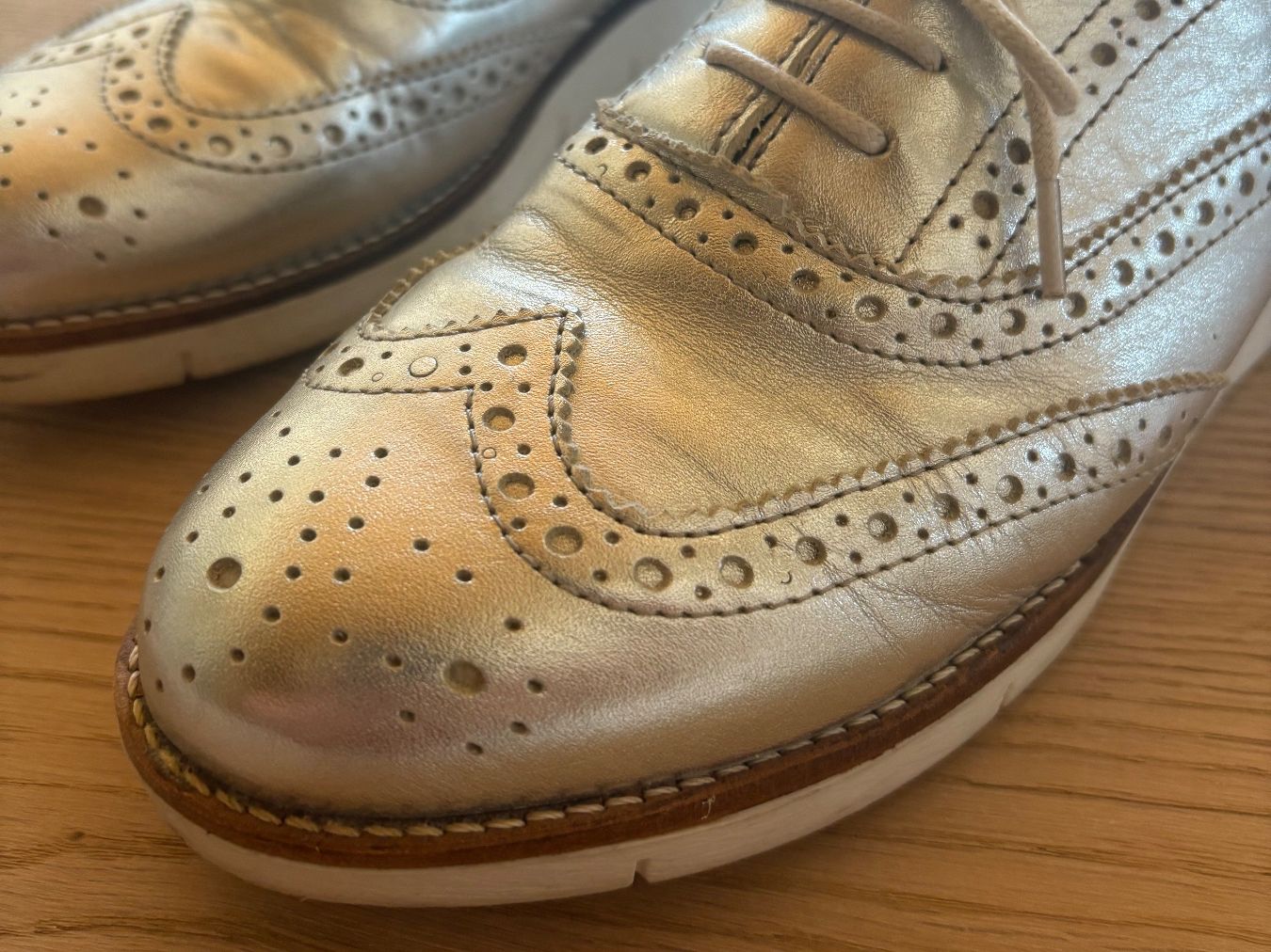 Damenschuhe: Silberne Schuhe Grösse 39 – Gebraucht aus Langnau am Albis von mha_2mts 1