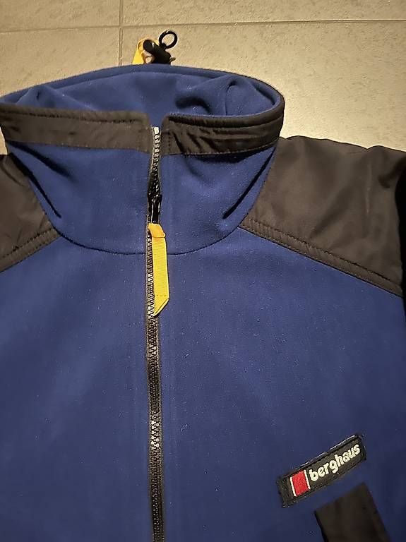 Giacche: Vintage Berghaus Gore Windstopper – Usato da Zürich venduto da SUPERNERD 2