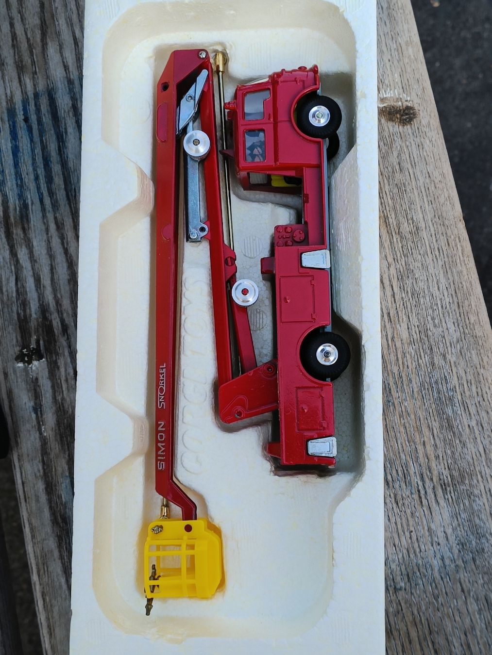 Corgi Toys Modellini d'auto: Corgi Toys Major Simon Snorkel Fire Engine No. 1127 – Usato da Brugg AG venduto da Ente015 3