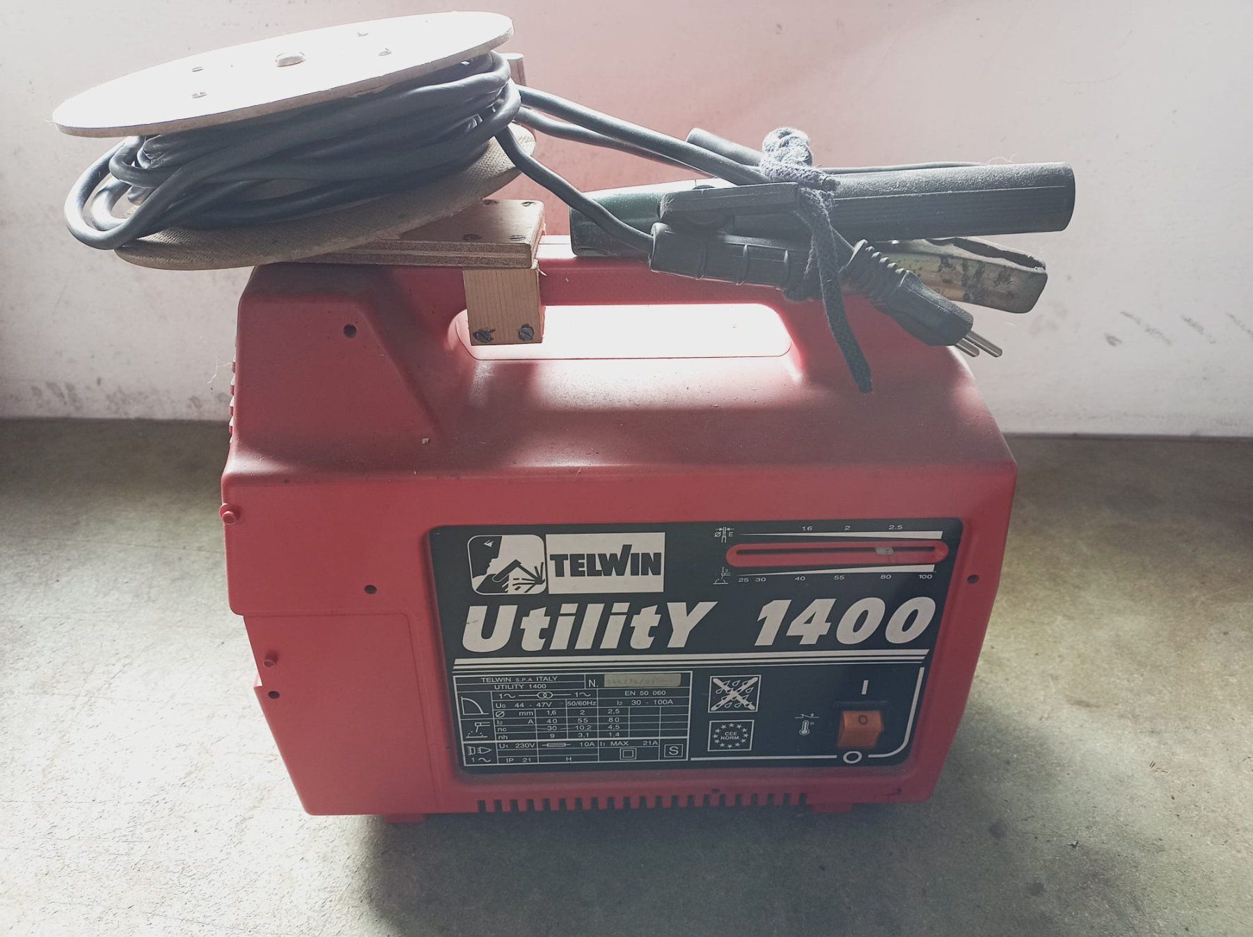 Saldatori: TELWIN Utility 1400 Elektroden Schweissgerät – Usato da Azmoos venduto da Hach62