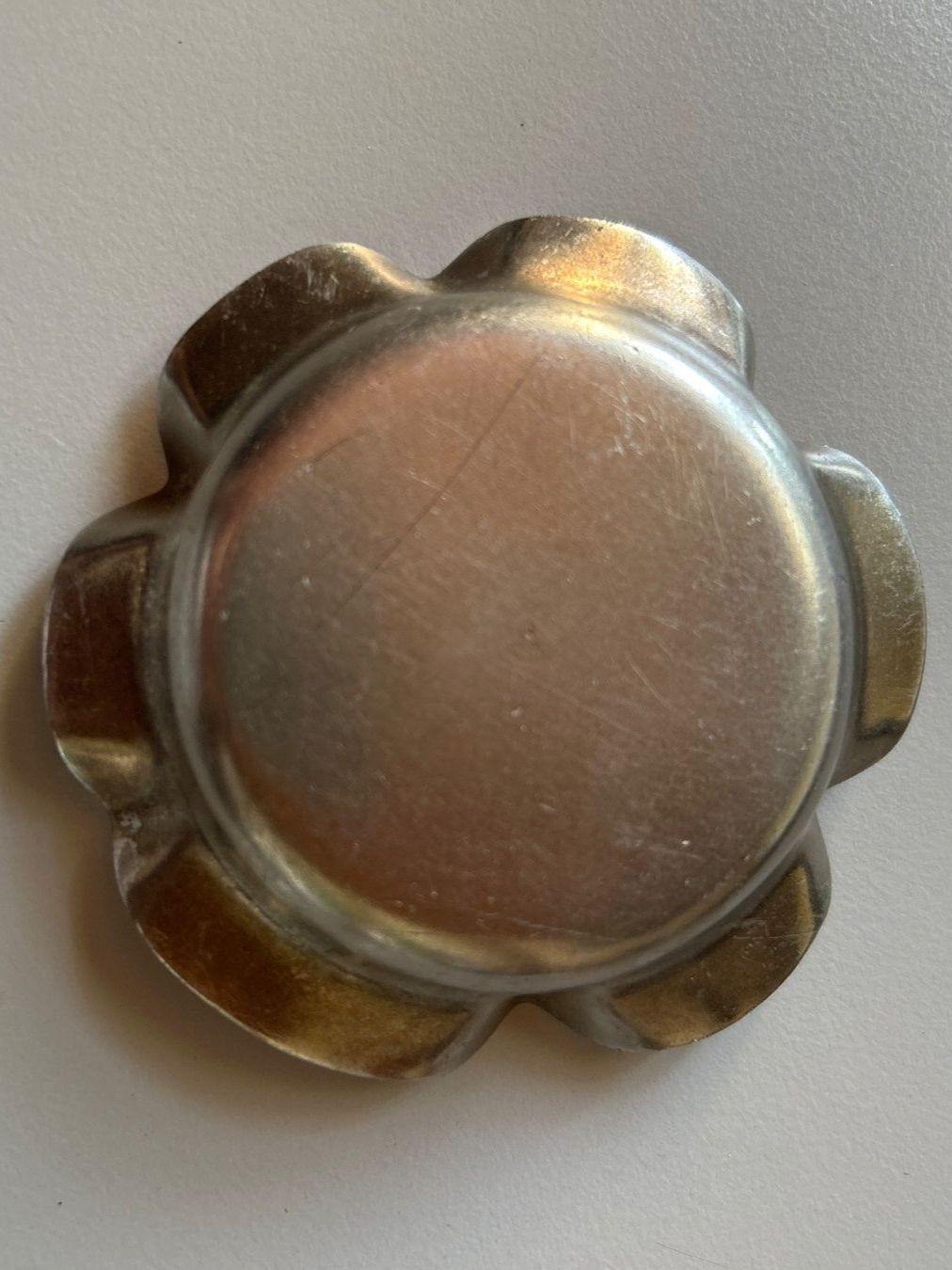 Ciotole: Kleine Metall Schale Blumenform – Usato da Villnachern venduto da RicardoMary 1