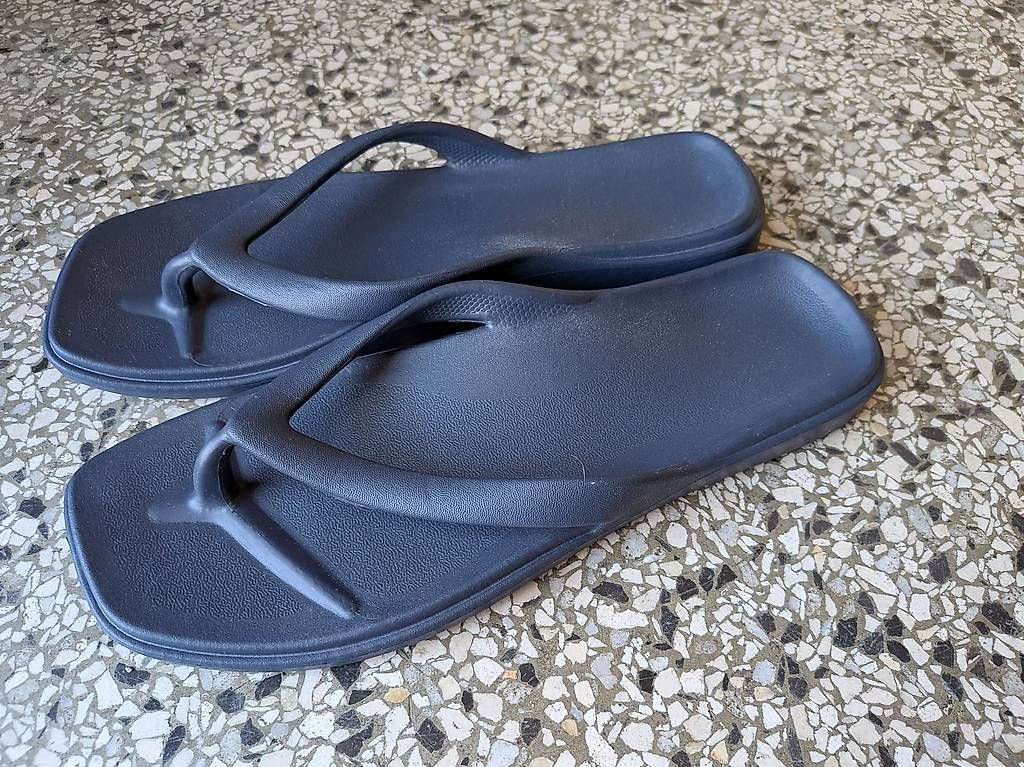 Chaussures hommes: NEU - Flip Flops Gr. 39 blau – Neuf avec emballage d'origine à Bern par samtgrau 2