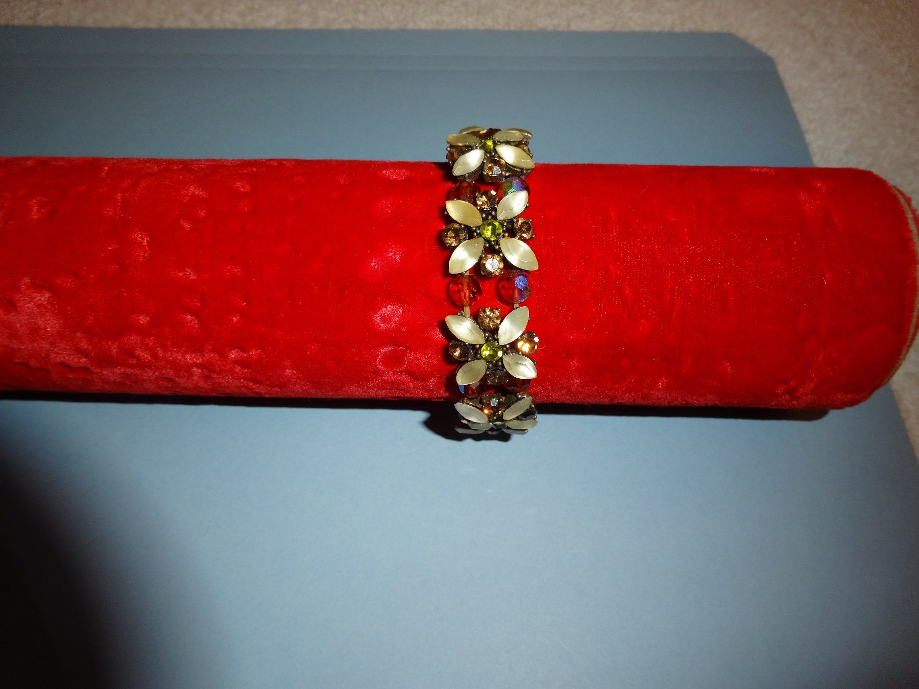 Bracciali & Braccialetti: Armband Vintage Modeschmuck – Usato da Neerach venduto da jenny062 1