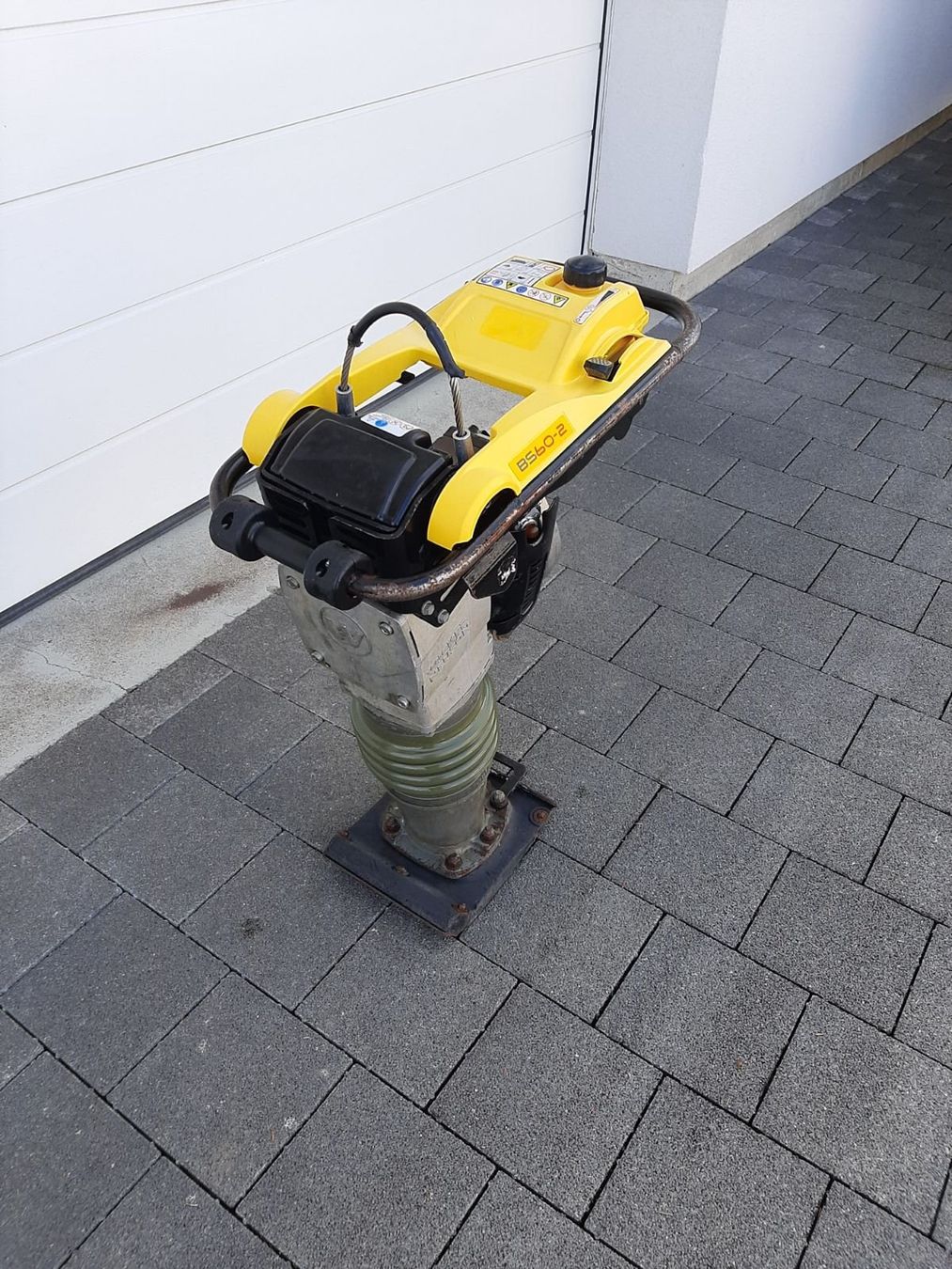 Wacker Neuson Tutte le macchine: Grabenstampfer Rammer Wacker Neuson – Usato da Rain venduto da Kleinmoto 2