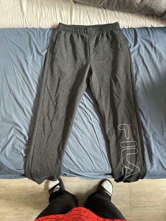 Pantalon jogging Fila gris taille 164