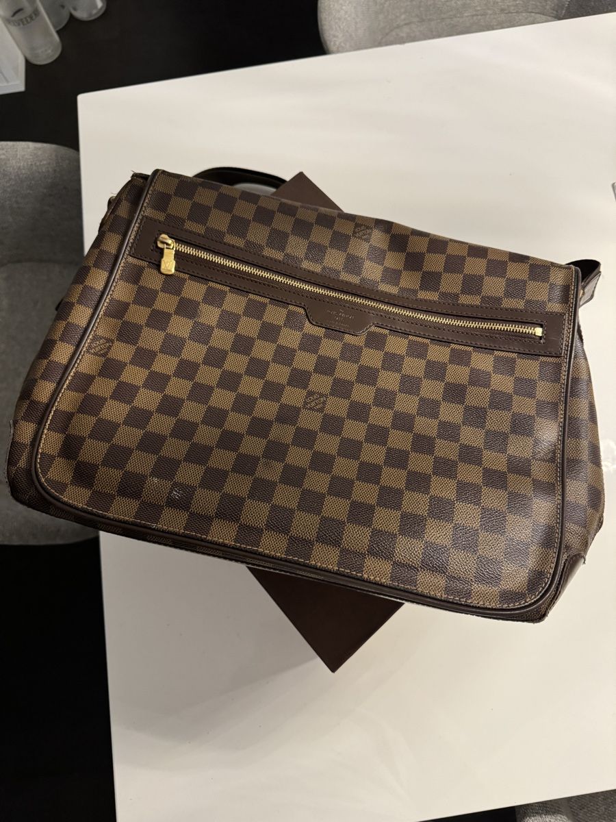 Louis Vuitton Koffer & Taschen: Louis Vuitton - Umhängetasche – Neu (gemäss Beschreibung) aus Zürich von svenmichaelhochmuth
