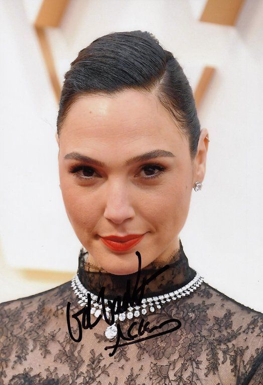 Autografi: Gal GADOT TOP AUTOGRAM – Usato da Egg b. Zürich venduto da Dbunny
