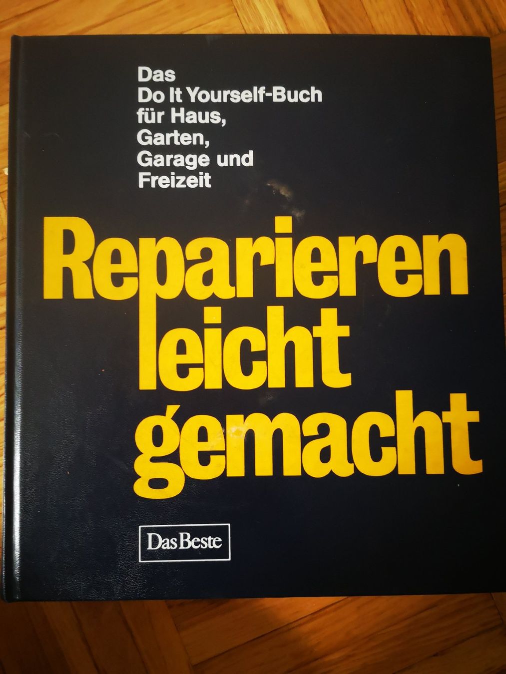 Libri: Buch "Reparieren leicht gemacht" – Usato da Onex venduto da Genevois85
