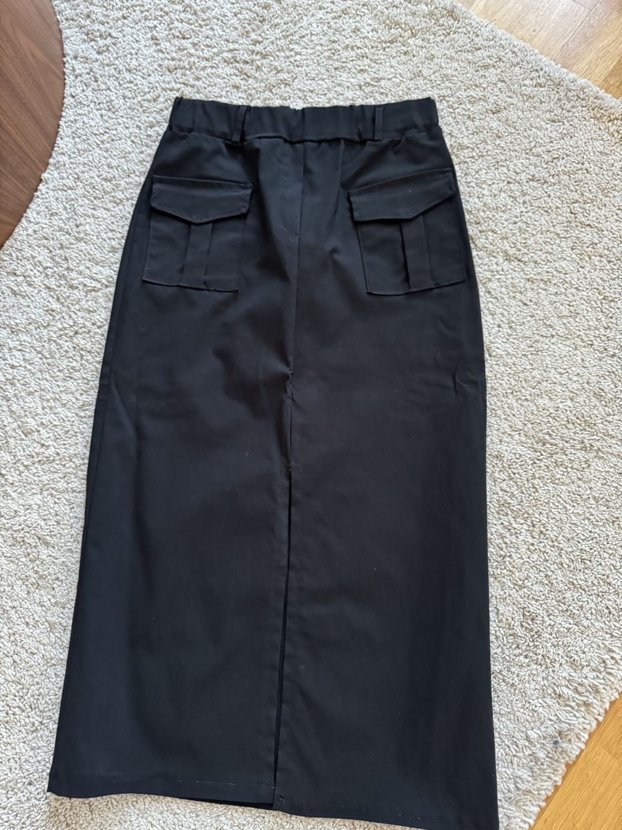 Gonne: Black skirt – Nuovo (secondo la descrizione) da Bern venduto da FashionK92
