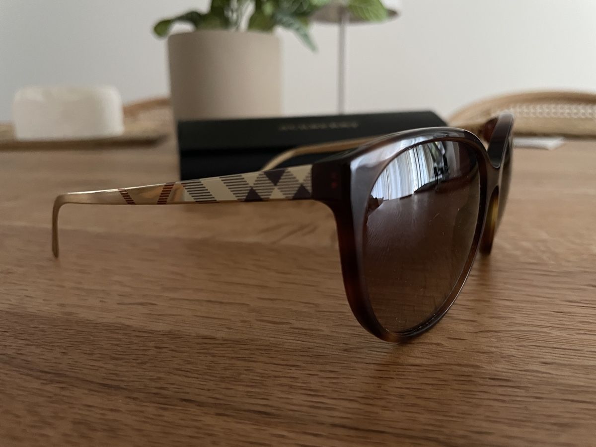 Burberry Brillen & Gläser: Burberry Sonnenbrille – Neu (gemäss Beschreibung) aus Zürich von lua_v9wj 3