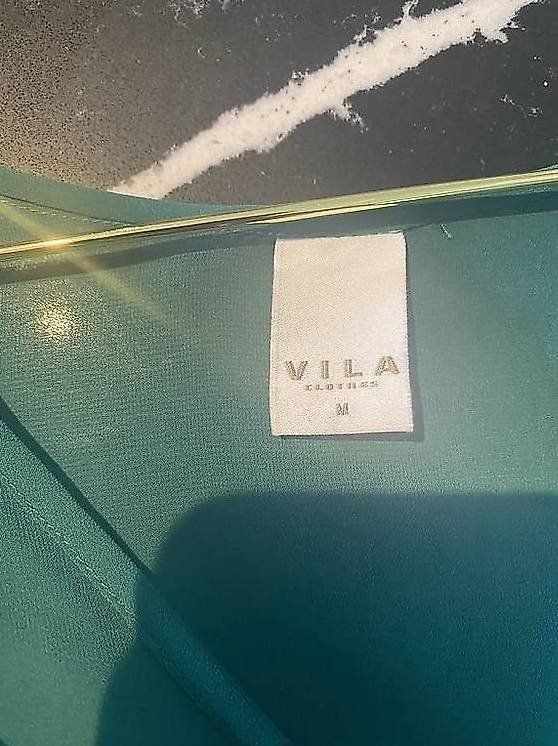 Vila Camicette: Wunderschöne Bluse VILA Gr. M – Usato da Seon venduto da Mandes1 1