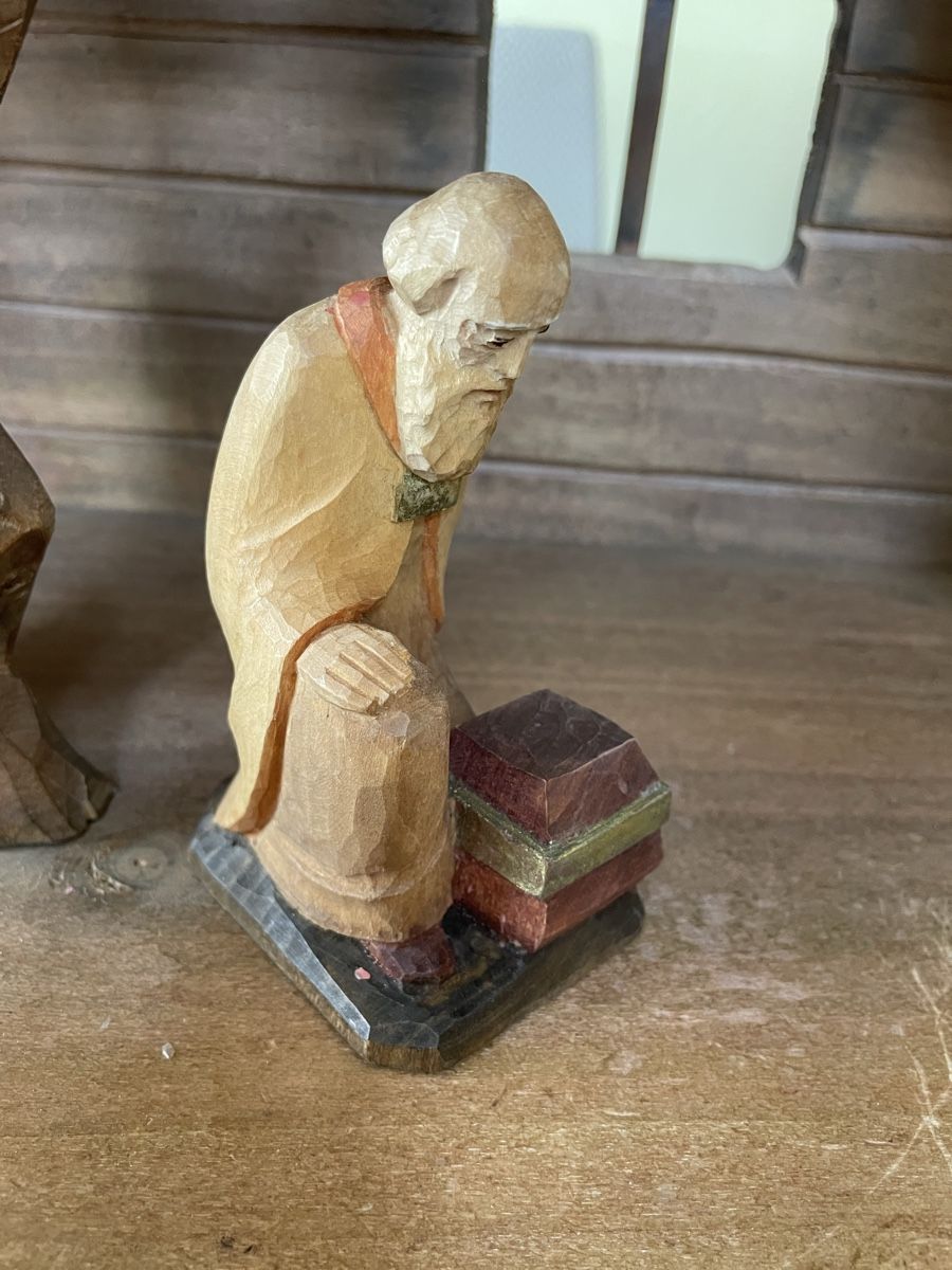 Statuette: König kniend E.Thomann Brienz – Usato da Flawil venduto da Naphtali 1
