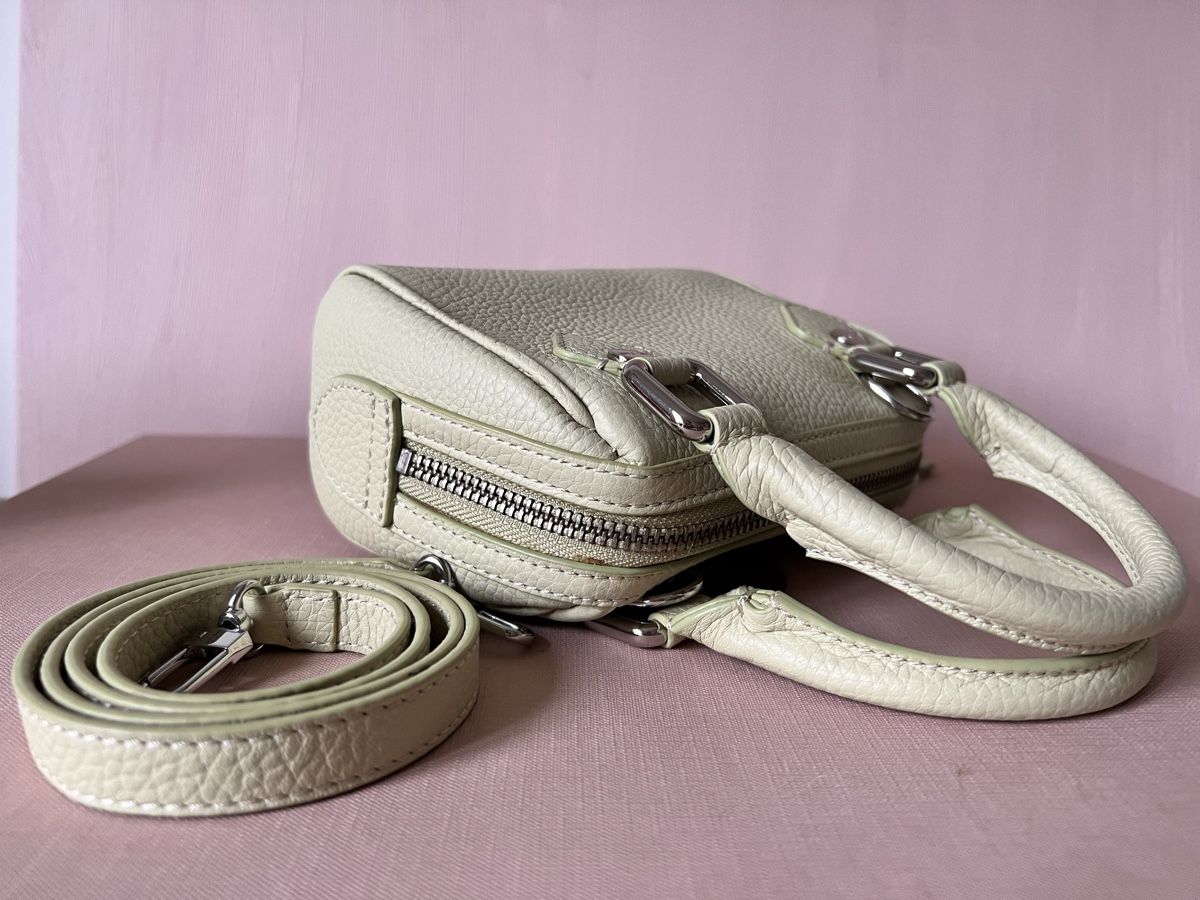 Borse da donna: Super süsse By Far Minibag! – Nuovo (secondo la descrizione) da Fischbach LU venduto da Dear.Luki 1