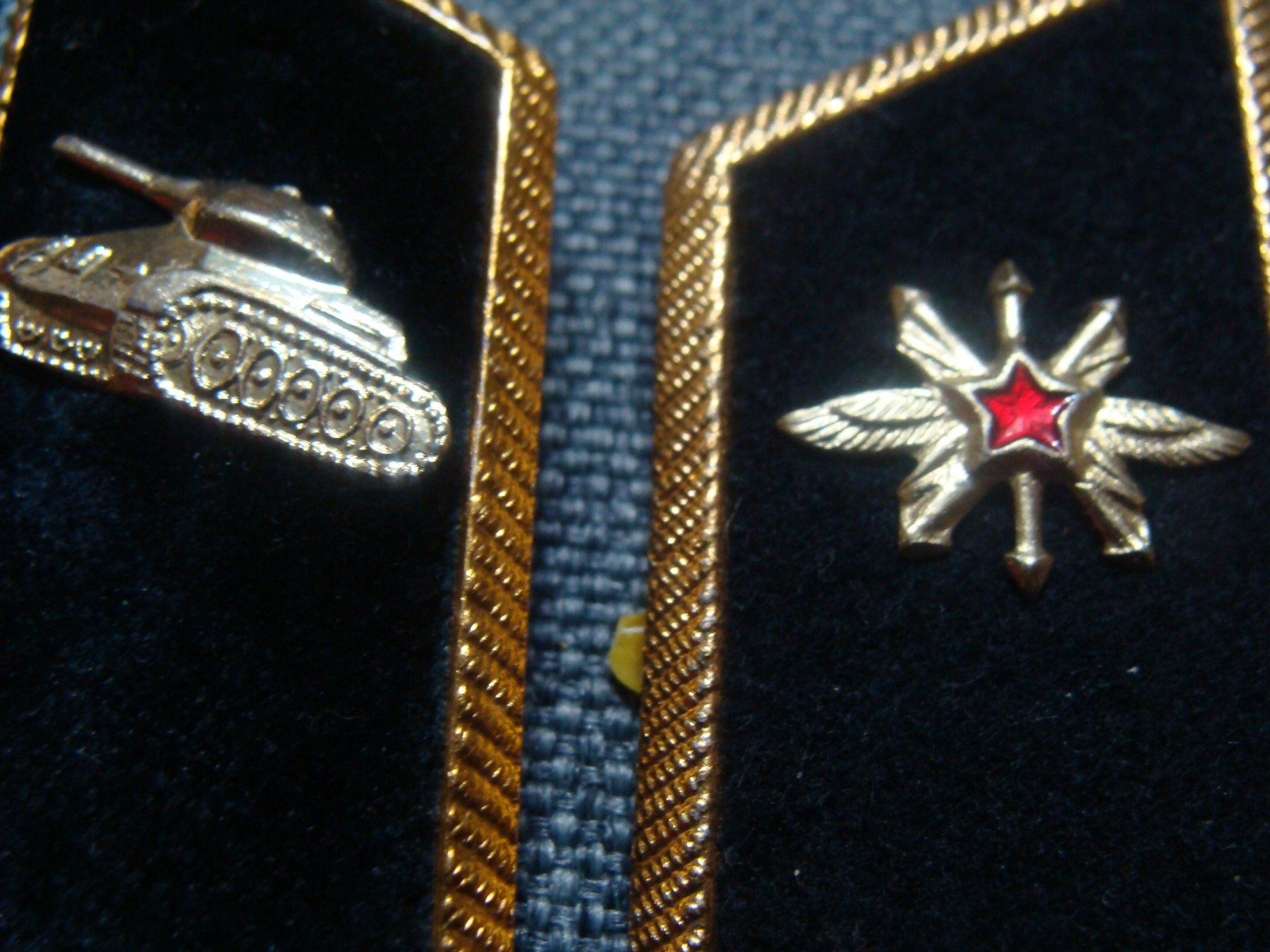 Plaketten & Abzeichen: Lot Russe, militaire – Gebraucht aus Cuarny von hen_g7hn 2