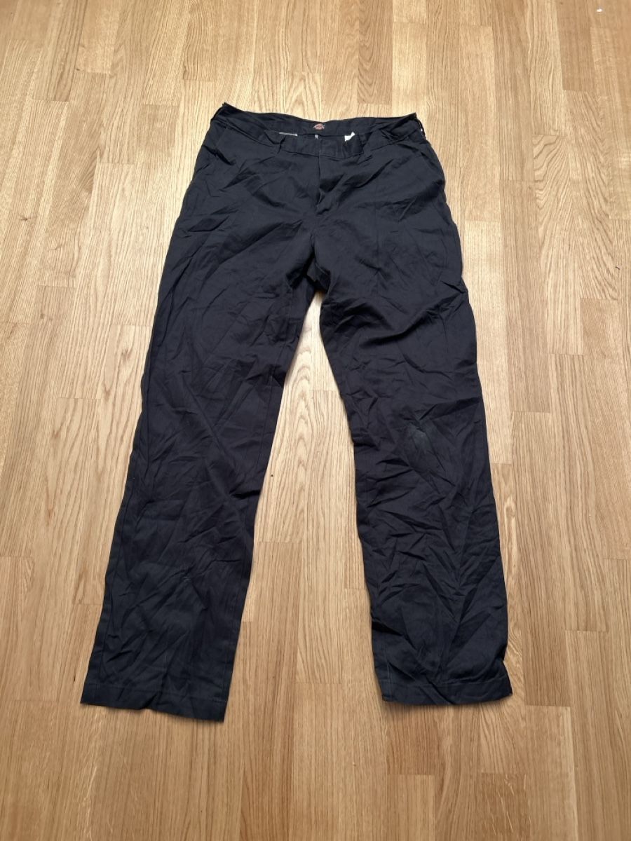 Dickies Hosen: Dickies Hose Dunkelblau Gebraucht Grösse 32 / 34 – Gebraucht aus Luzern von ThrowbackVintage 1