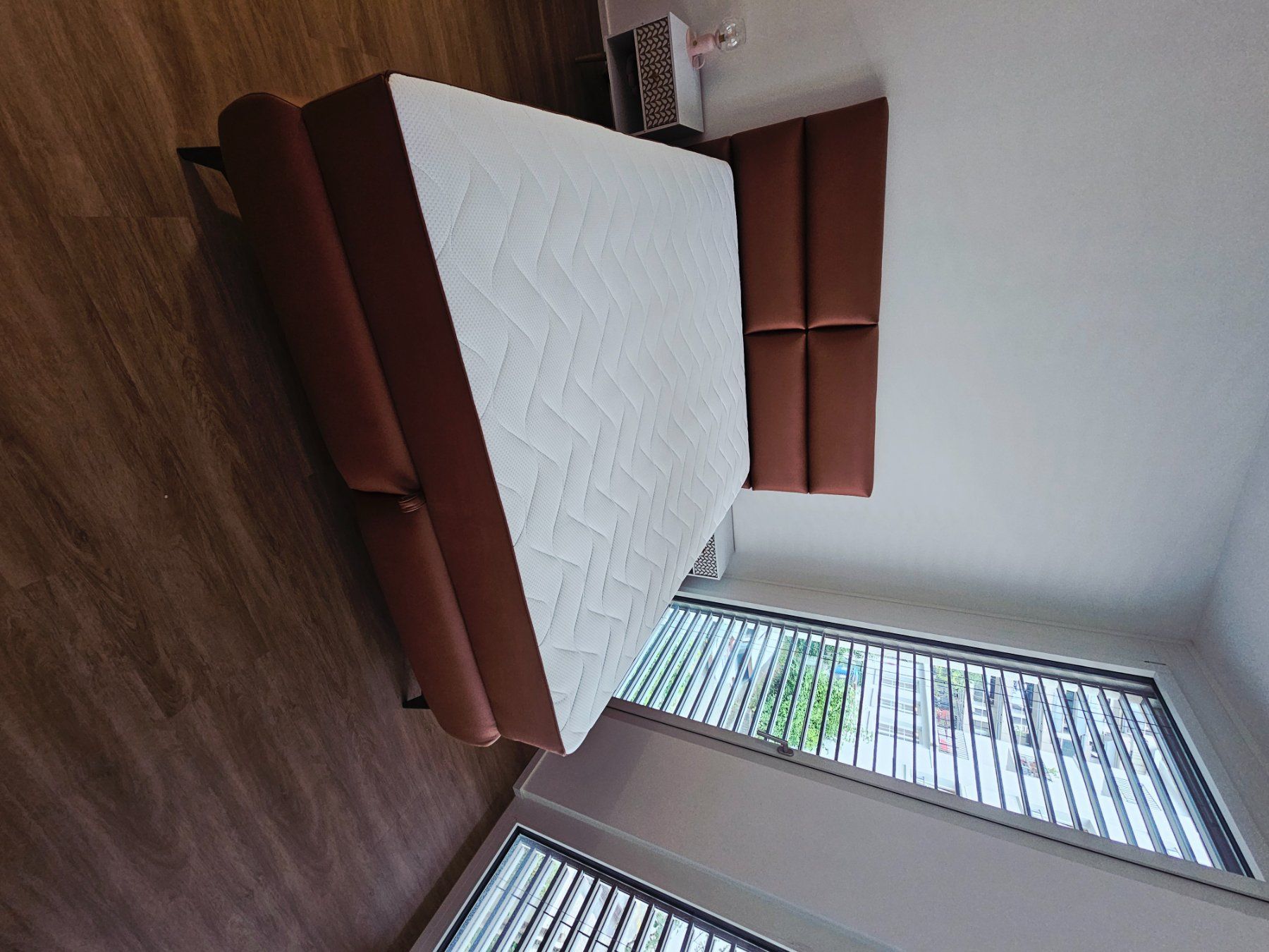 Conforama Letti: Lit Boxspring EDEN COGNAC 160x200cm – Usato da Prilly venduto da dan_8q52 2