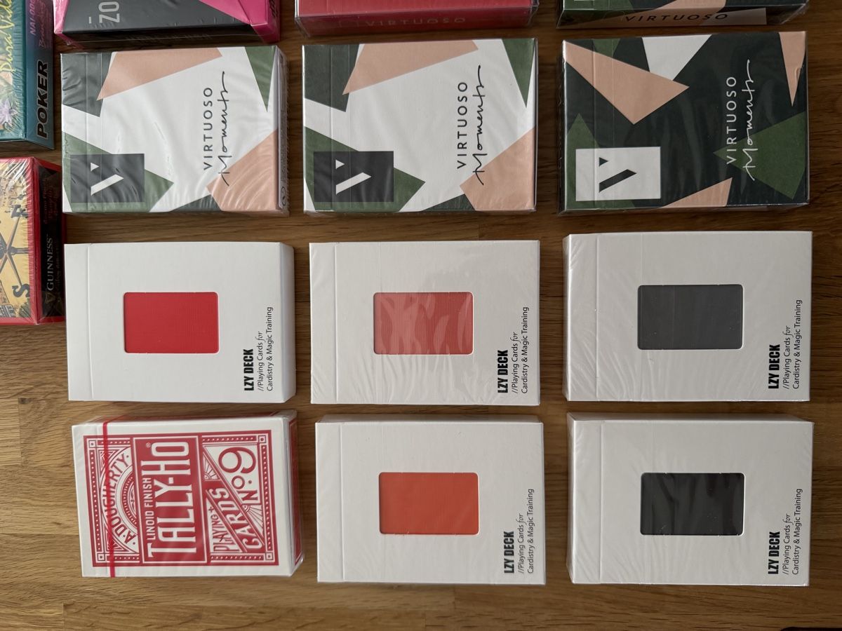Giochi: 15+ Playing Cards for Collection/Cardistry/Magic – Nuovo e nell'imballaggio originale da La Tour-de-Peilz venduto da bma_s97h 1