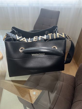 Damen Handtasche schwarz VALENTINO neuwertig