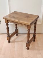 Vintage Hocker aus Massivholz im französischen Landhausstil
