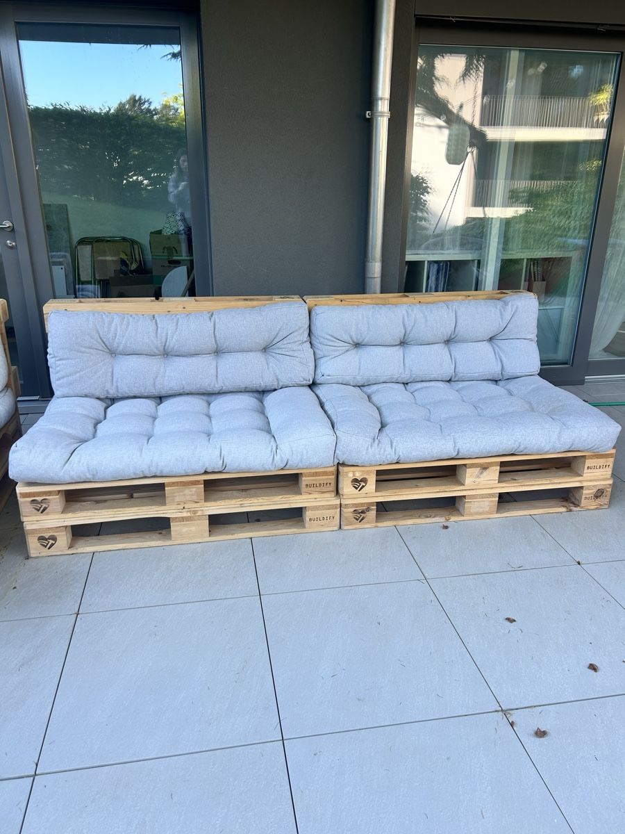 Divani: Salon de jardin palettes + coussins – Usato da Pully venduto da gpo_82kp