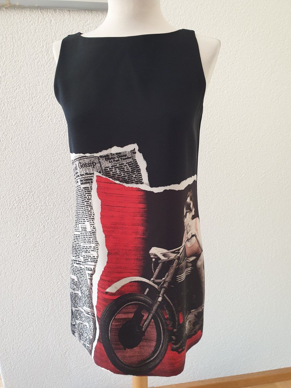 Moschino Kleider: Moschino wunderschönes Printkleid Gr. 34 – Gebraucht aus Bottmingen von sandy_2