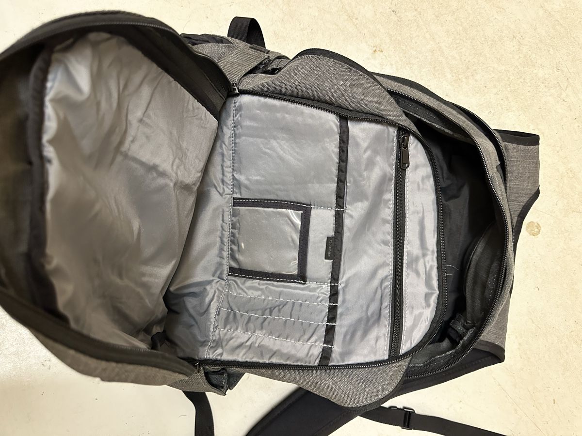 Dakine Zaini: Dakine Rucksack Grau – Usato da Bütschwil venduto da jojo99 4