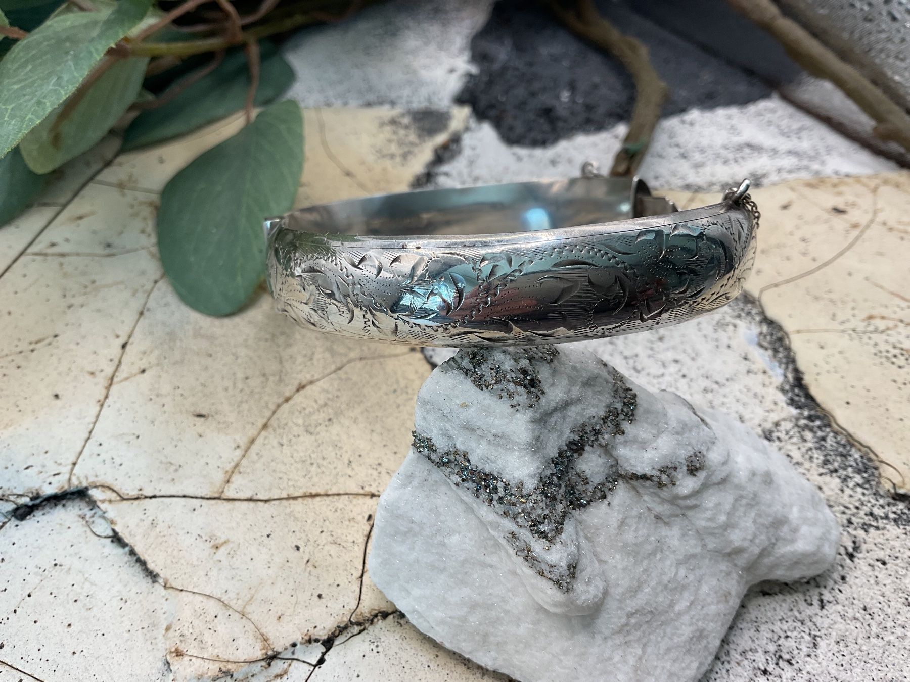 Bracciali & Braccialetti: Vintage Armreif ziseliert – Usato da Luzern venduto da S.Kern01 2