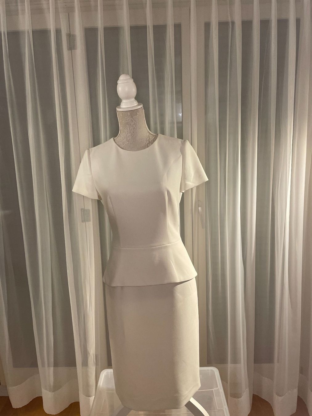 Hugo Boss Robes: HUGO BOSS Etui-Kleid – D'occasion à Basel par Elif2705 5