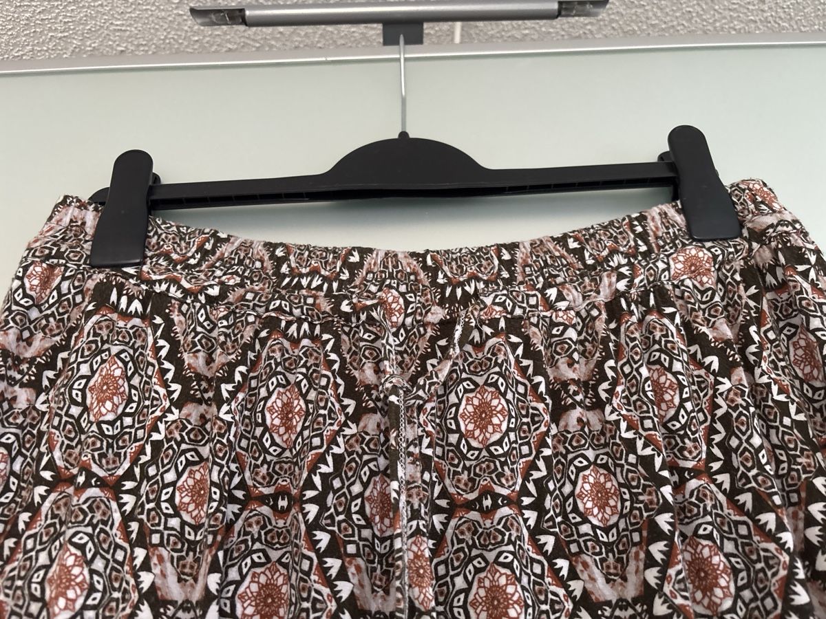 C&A Gonne: Rockiger Boho-Look Sommerkleid im Ethno-Muster mit Schlitz – Nuovo (secondo la descrizione) da Hendschiken venduto da Uraniali 2