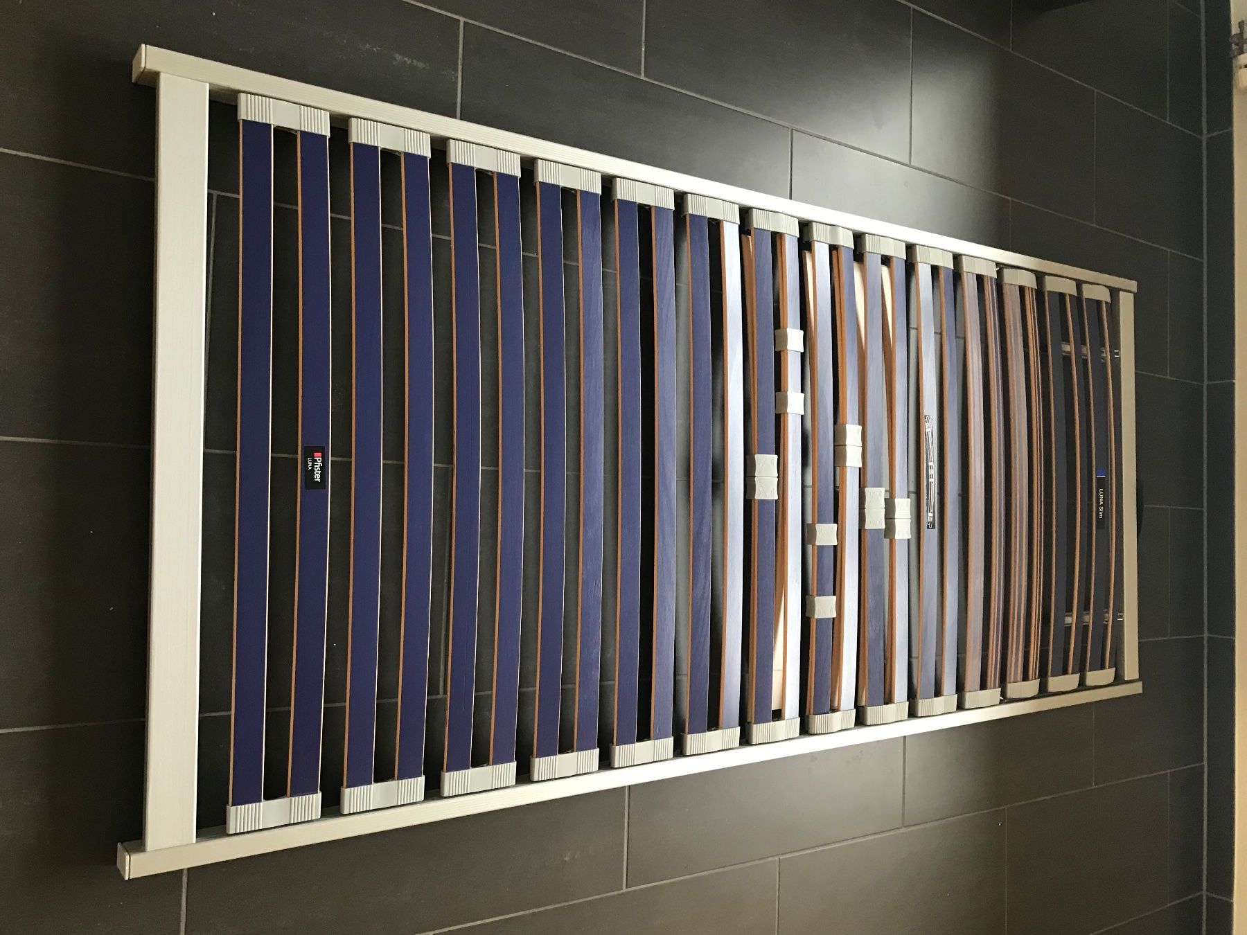 Pfister Lattenroste: Lattenrost 90x200cm – Gebraucht aus Nottwil von Lunosa