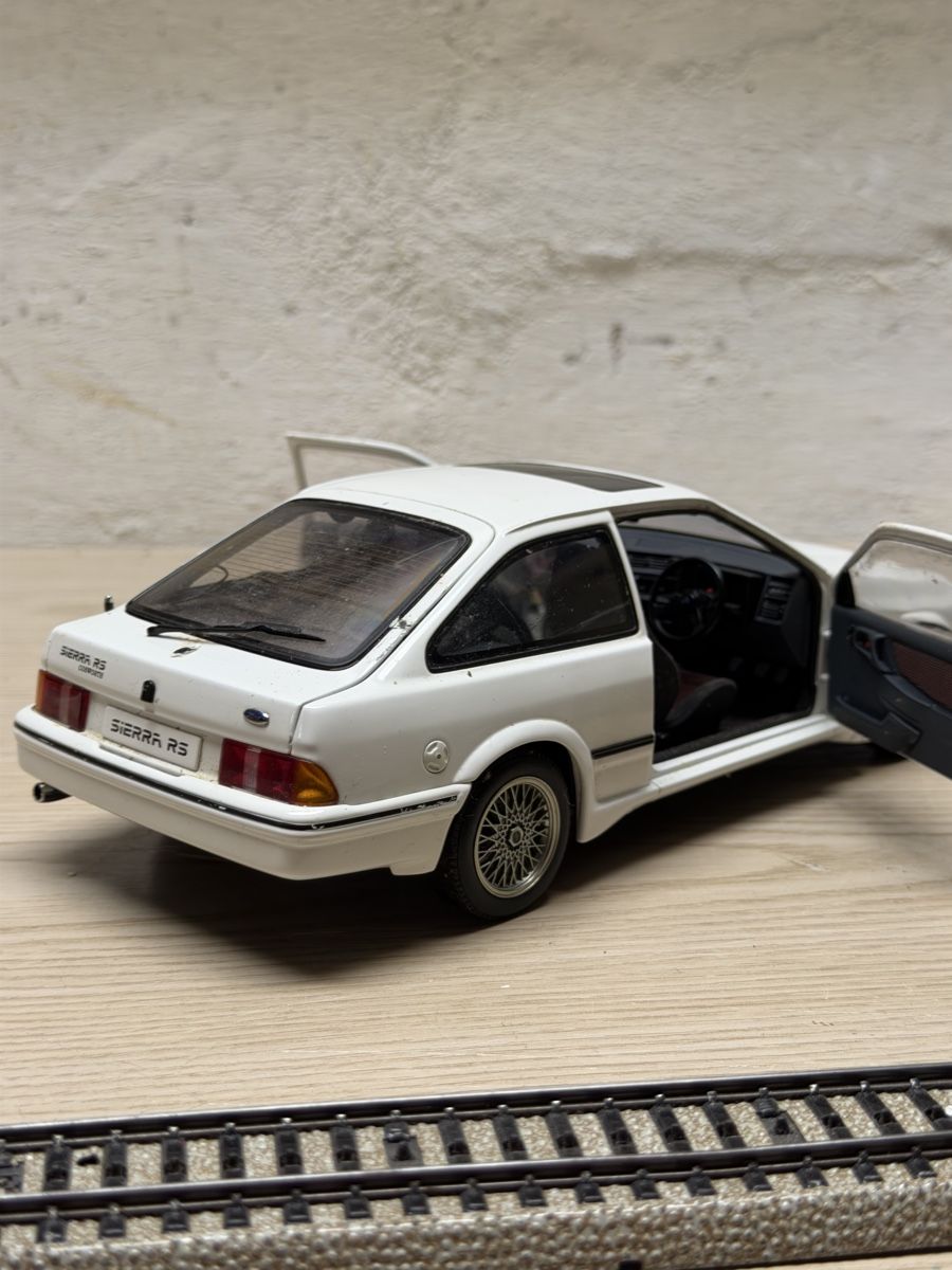 Ford Modellautos: Modelauto Ford Sierra rs 1:18  – Gebraucht aus Herzogenbuchsee von ioa_zcm6 7