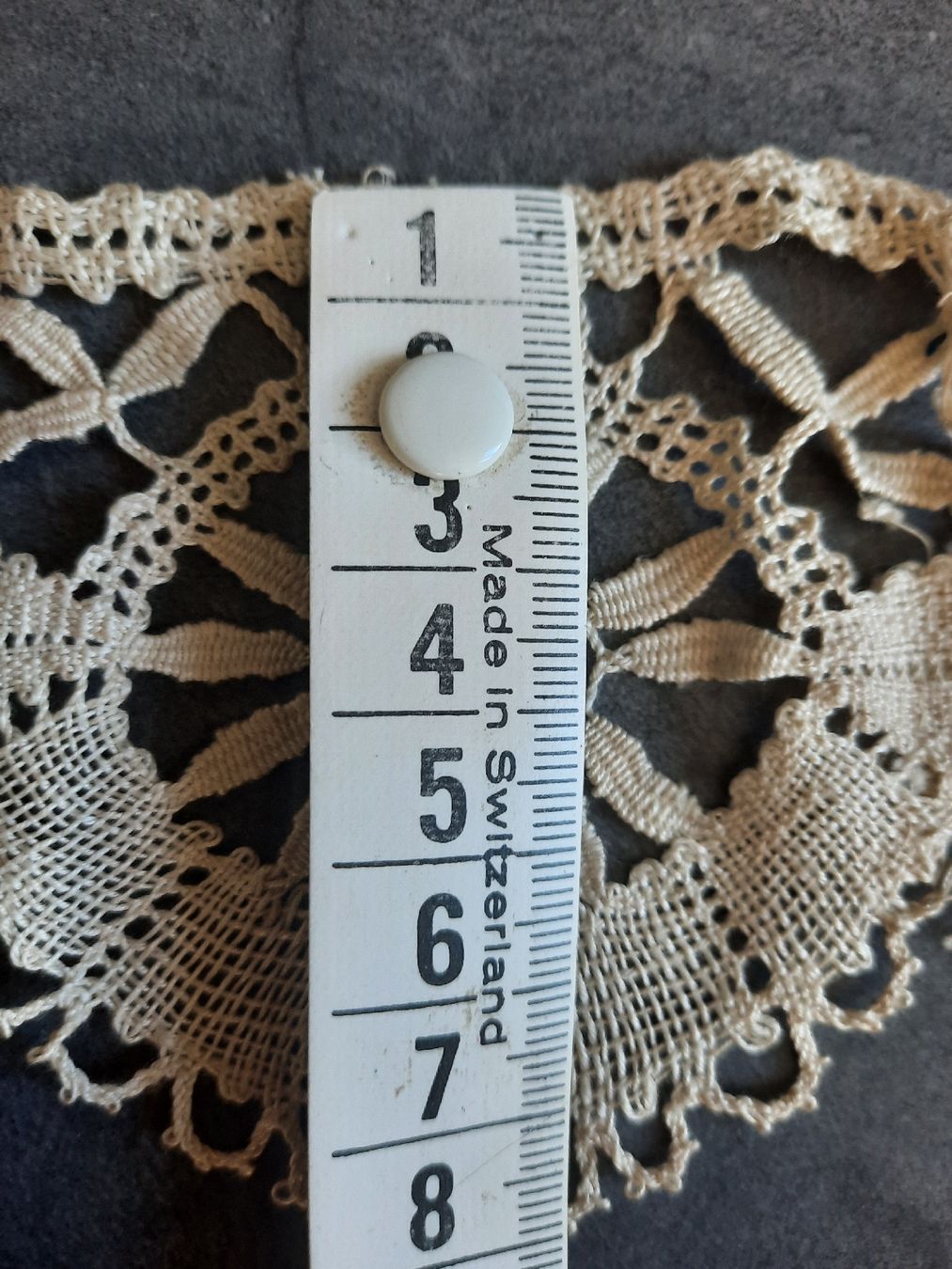 Stoffe: 2 X larges DENTELLES, faites à la main – Gebraucht aus Le Locle von marylise01 3