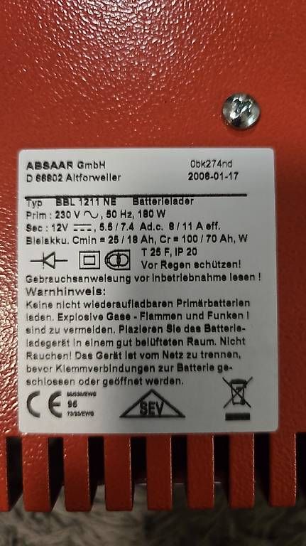Batterie-Ladegeräte: Autobatterieladegerät – Neu und originalverpackt aus Seuzach von Ori7 1