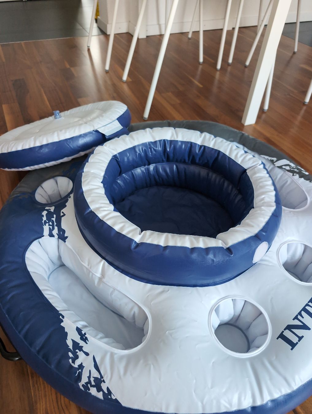 Salvagente: Intex Floating Drinks Cooler – Usato da Zug venduto da Ma_Fe_12 1