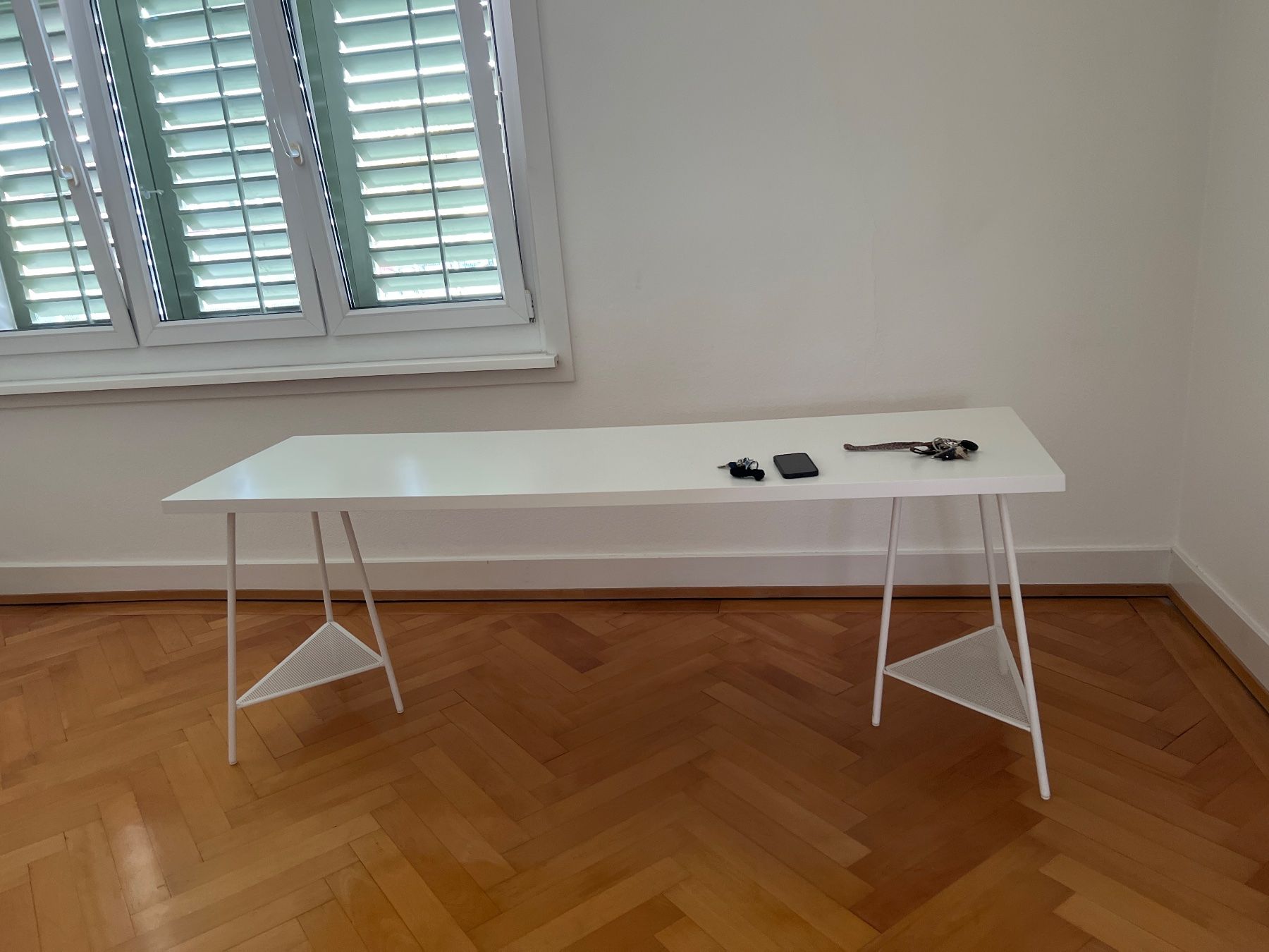 Bureaux: weisser Bürotisch – D'occasion à Zürich par Isabelschoeni 1