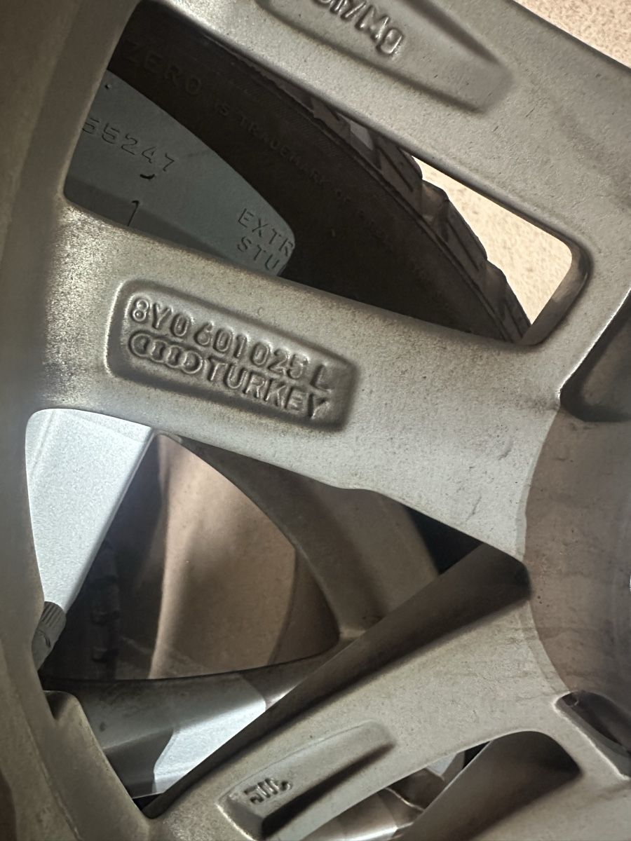 Pneumatici & Ruote complete: AUDI Winterrad 17 Zoll  – Usato da Hochdorf venduto da Seetal1988 3