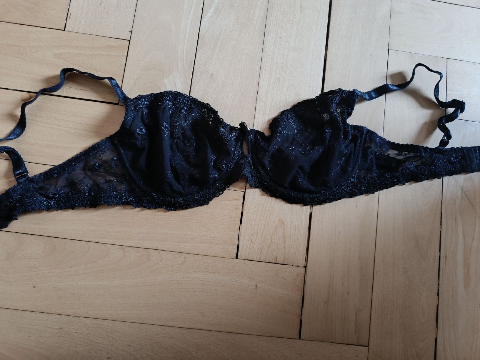 H&M Altra biancheria intima: Schwarzer BH mit Spitze, Grösse 80D – Usato da Rorschach venduto da Monstera79