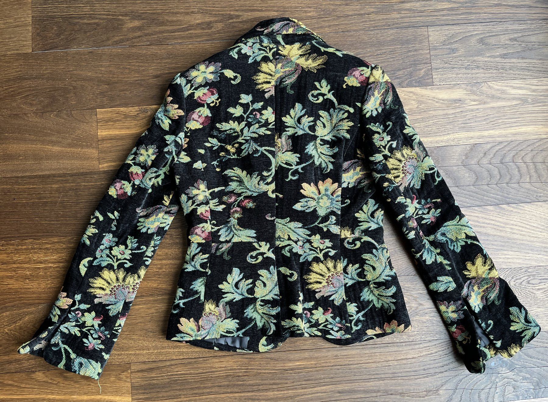 Giacche: Stylischer Blazer Jacke, blumig, Gr. 36 – Usato da Affoltern am Albis venduto da Blackrhythm 3