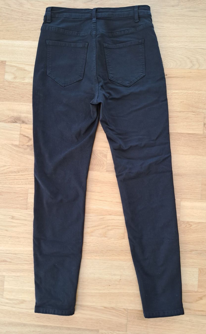 Jeans: Schwarze Jeans von Chicorée / Gr. 36 – Neu (gemäss Beschreibung) aus Luzern von Salemanlu 1