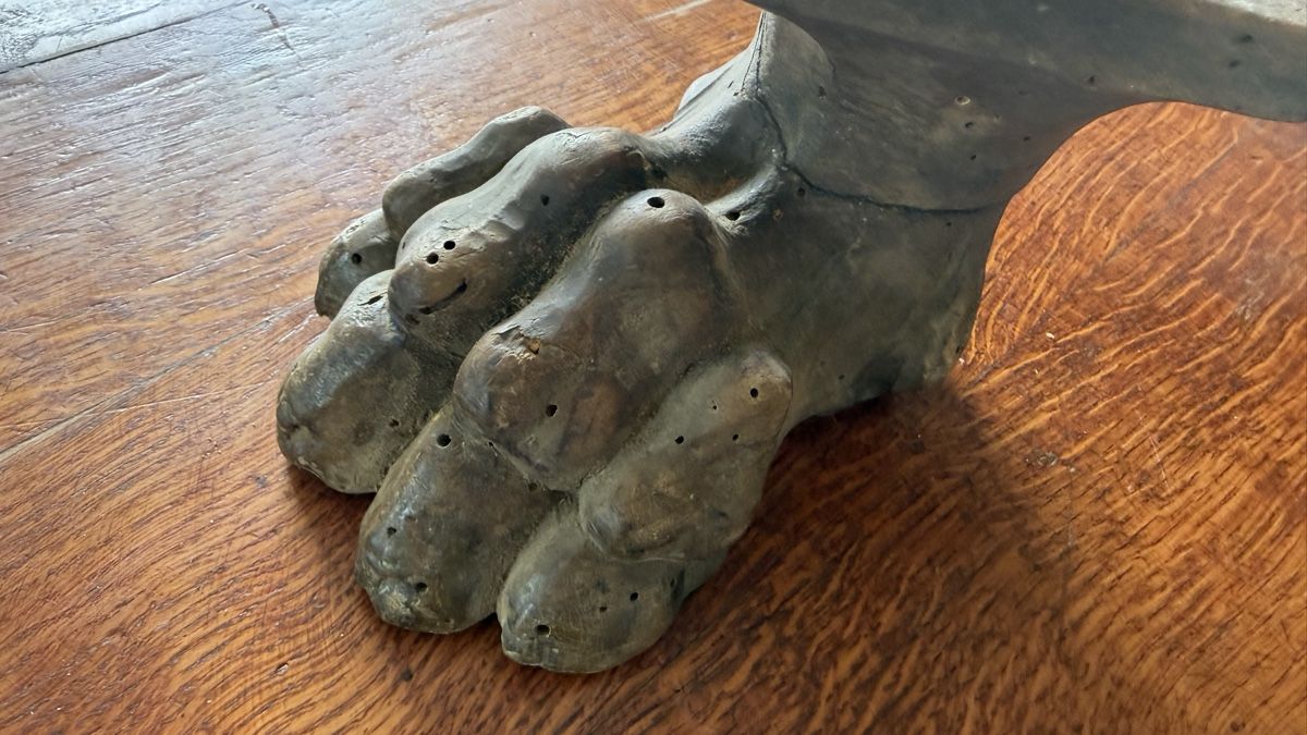Articoli in legno: Löwentatze Holz geschnitzt antik Möbelfuss – Usato da Riedholz venduto da Frettchen63 5