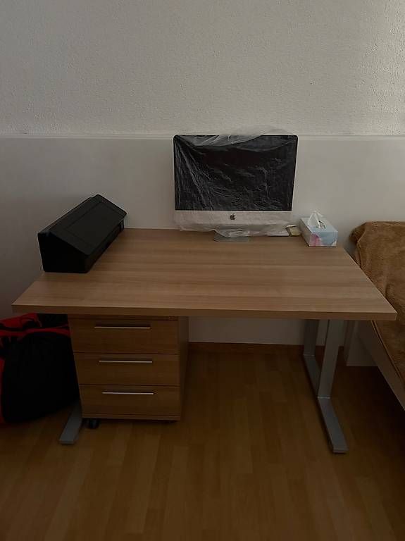 Schreibtische: Schreibtisch – Gebraucht aus Winterthur von lum_nk7g 1