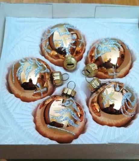 Tutte le decorazioni: Kugeln in Gold mit Glitzer - 5 Stück - – Nuovo e nell'imballaggio originale da Zürich venduto da 1-2-3-Kaufen 1