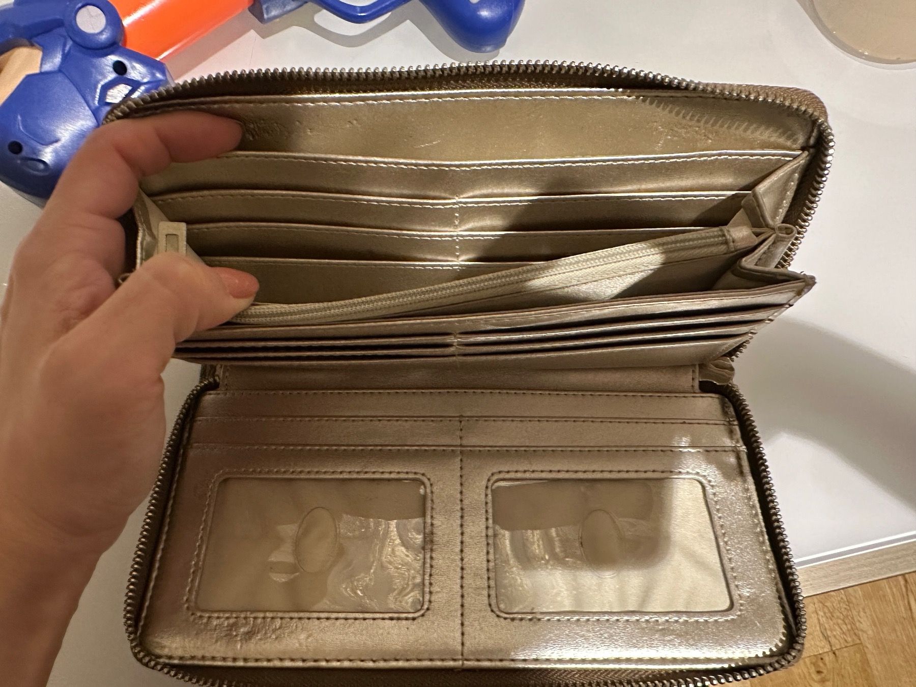 Guess Portamonete: Damen Geldbörse guess – Usato da Perlen venduto da H.Spa 1
