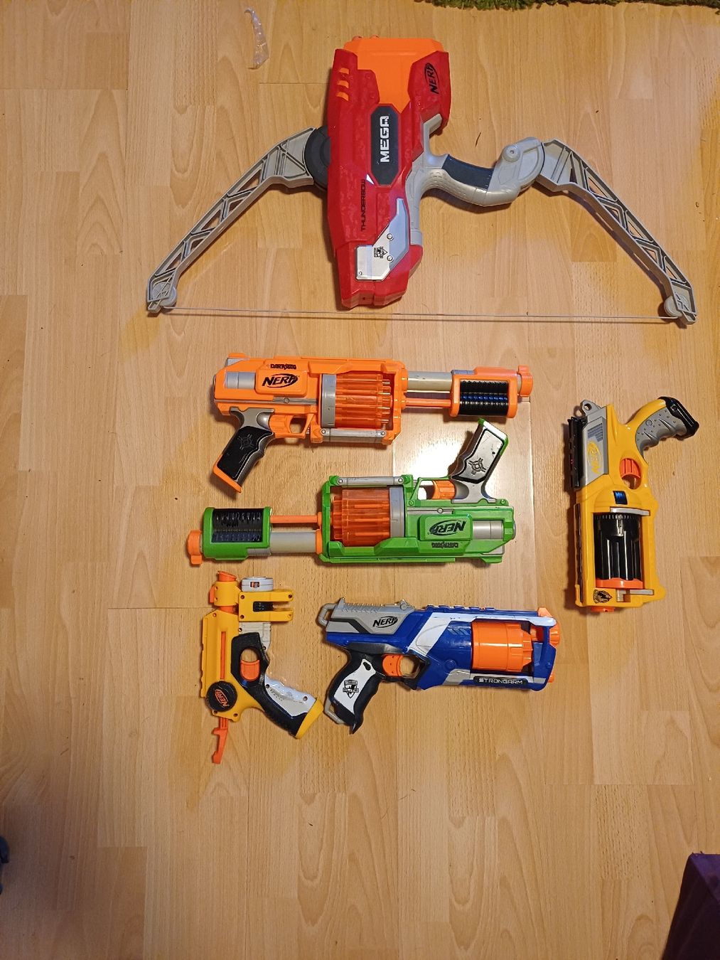 Nerf Giocattoli: Nerf-Set (6-teilig): Mega Thunderbow Bogen & 5 Blaster – Usato da Lausen venduto da sim_p566 2