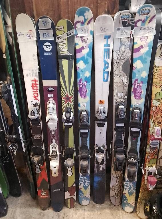 Skis: SKIS FREESTYLES  – D'occasion à Leysin par Liquidation-404