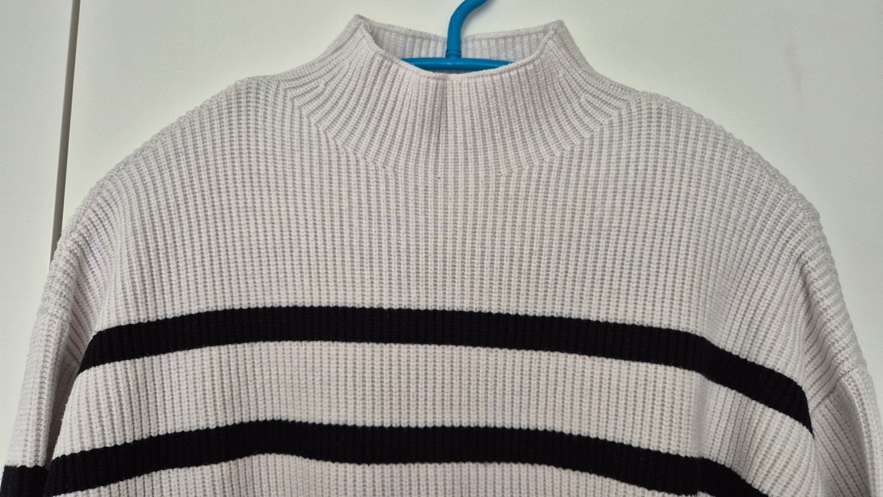 Mango Maglioni & Felpe: MANGO Strickpullover, weiss/schwarz gestreift, XS – Usato da Münchenstein venduto da Trinity 1