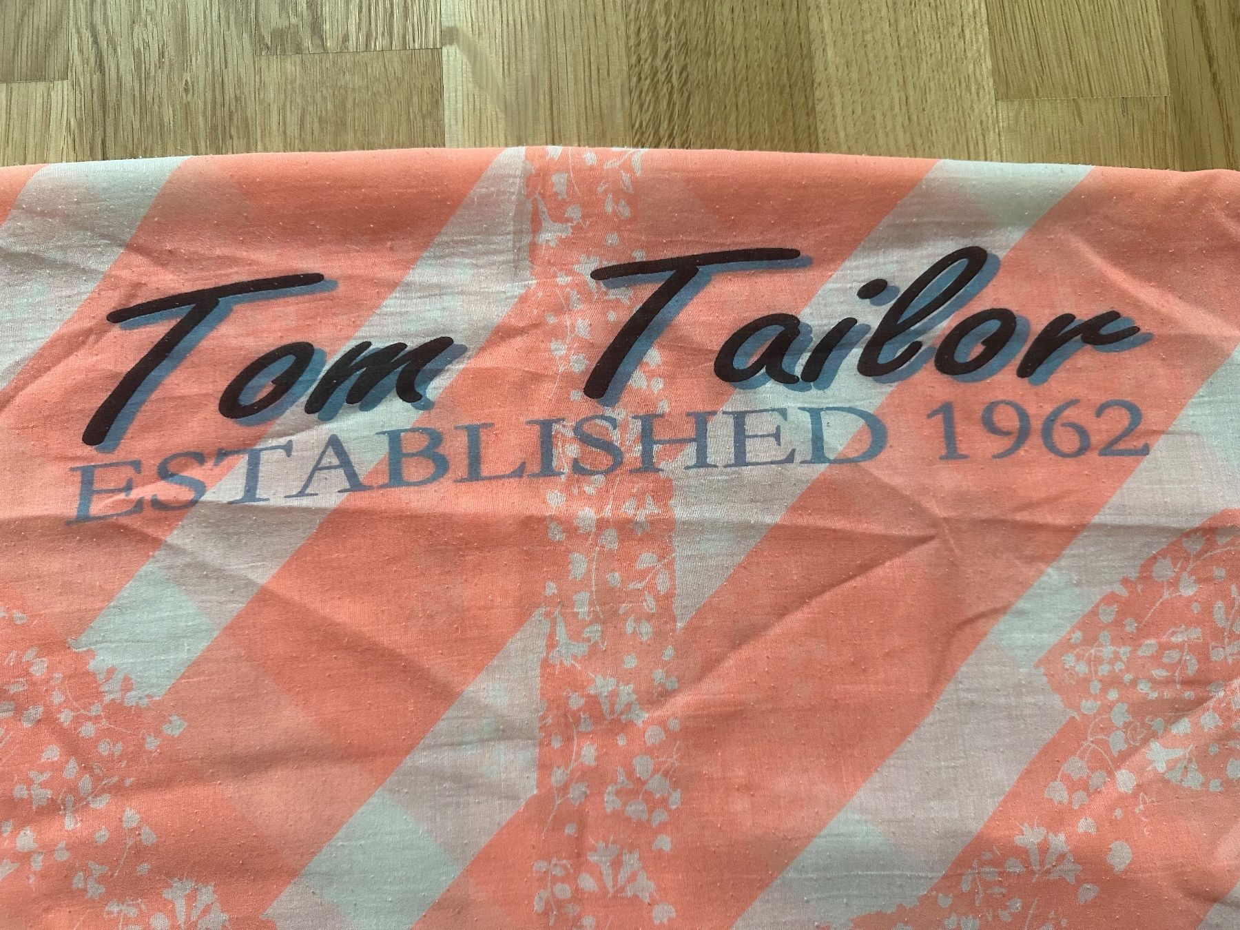Tom Tailor Foulard & Sciarpe: Sommertuch Tom Tailor – Usato da Unterägeri venduto da StefanGekko 2